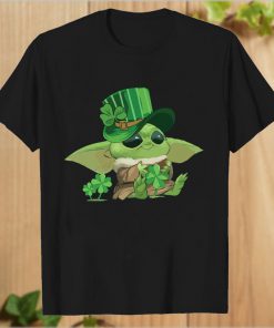 Baby Yoda Leprechauns hug Shamrock Peace T-Shirt PU27