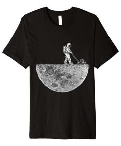 Astronaut Mowing On The Moon T-Shirt ZA