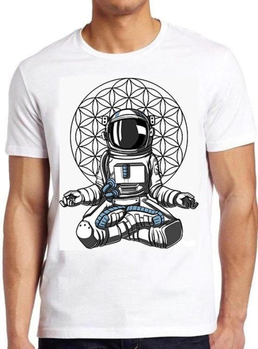 Space Astronaut Yoga Meditation Cool Gift Tee T Shirt ZA